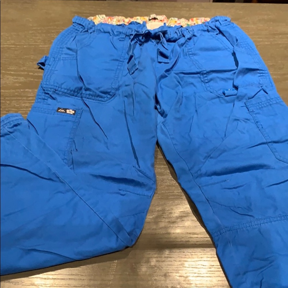 Koi scrubs